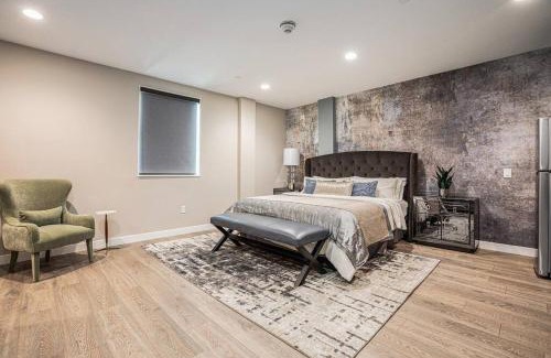 Bradenton House | Private Room, Kitchen & Bath 1
