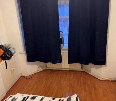Birmingham House | Private Room near City Centre