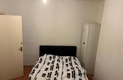Birmingham House | Private Room near City Centre