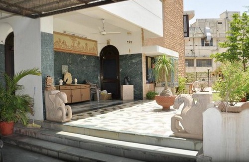Adarsh Nagar House | Private room near Hathroi Fort