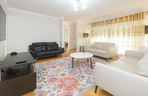 Bradbury House | Private room with pool and ensuite
