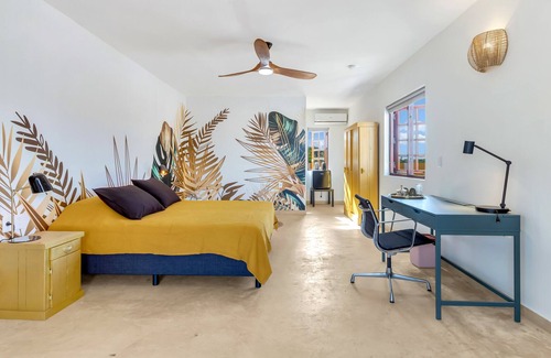 Kralendijk House | Private room with balcony (Ground Floor) - Boutique Hotel Wanapa