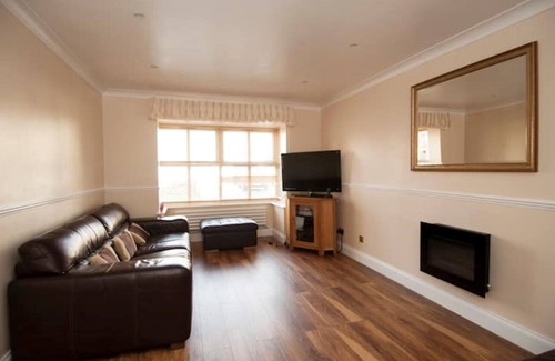 Cheshunt House | Private Room With En-suite Bathroom 5mins From Station