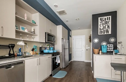 Getty Square Apartment | Private room with its own private bathroom