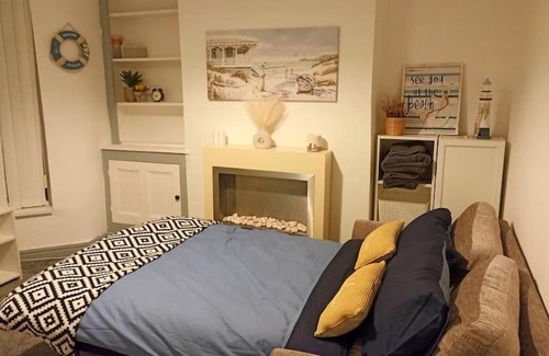 Liverpool House | Private room with Netflix
