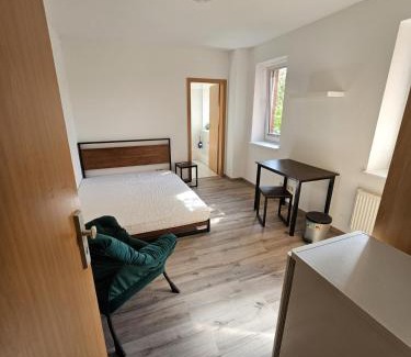 Ortsamt 5 House | Private room with private bathroom