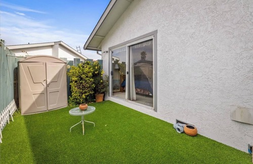 Marina House | Private Room with Share Bathroom and Kitchen
