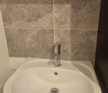 Streatham South House | Private Rooms in London,