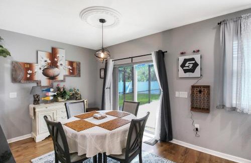 North Port House | Private Salt Water Pool Home in North Port - La Vida Loca