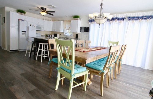 Bethany Beach House | Private Salt-Water Pool-Close to Ocean!Kayaks provided-Crabbing Dock-sleeps 14+