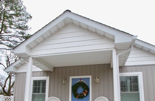 Bethany Beach House | Private Salt-Water Pool-Close to Ocean!Kayaks provided-Crabbing Dock-sleeps 14+