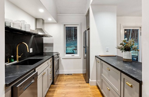 Quechee House | Private! Sauna, 3BR/2Ba, Pet-Friendly | Twin Peaks