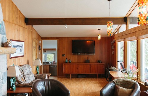 Minden Hills Cottage | Private setting with great Internet