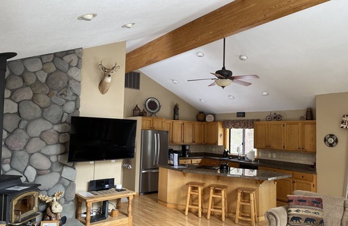Sunriver House | Private, SHARC, Hot Tub, AC, Close to Fort Rock/River/Bike Path, Dog-friendly