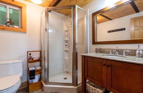Ludlow Cabin | Private Ski Cabin - Minutes to Mt. Okemo and Ludlow Village