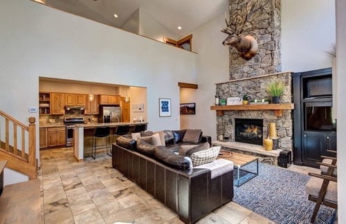 Warrior's Mark West House | Private Ski Home with 3 King 6 Queen Beds Ski In Out and Free Shuttle