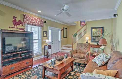 Franklin House | Private Smoky Mountain Home with Porch and Peak Views!
