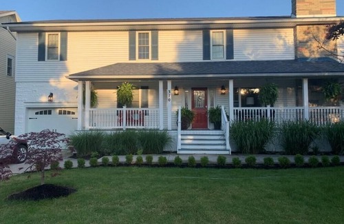 Historic Old Town House | Private spacious Home in the heart of Niagara-on-the-Lake's Historic District.