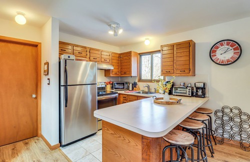 Long Pond Cabin | Private Spa, Fire Pit & Deck: Poconos Home!