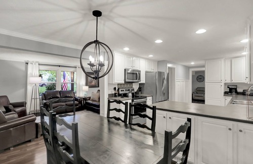 Westfield House | Private/spacious home w/backyard near Grand Park