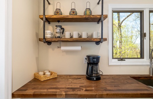 New Market Cottage | Private Spacious Mountain Top Retreat:3BRs+Bonus Room, Fire Pit