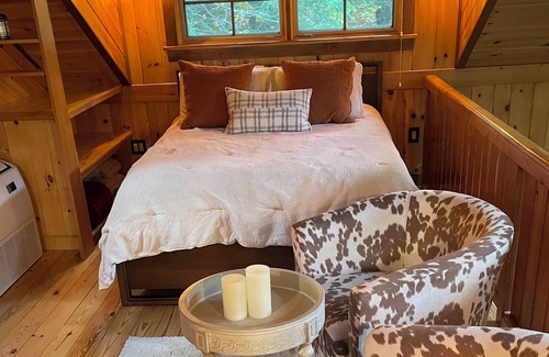 Chichester Cabin | Private Streamside Cabin