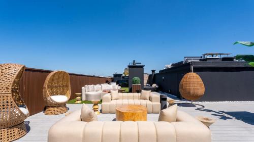 Republique–Point-du-Jour Apartment | Private Studio rooftop & Tour Eiffel View