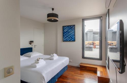 Republique–Point-du-Jour Apartment | Private Studio rooftop & Tour Eiffel View