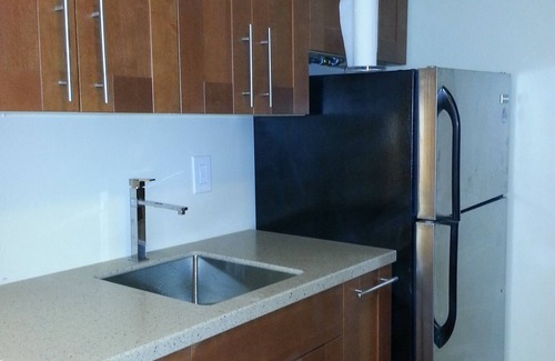 Homestead House | Private studio, ideal for students on rotation and those with business at OHSU.
