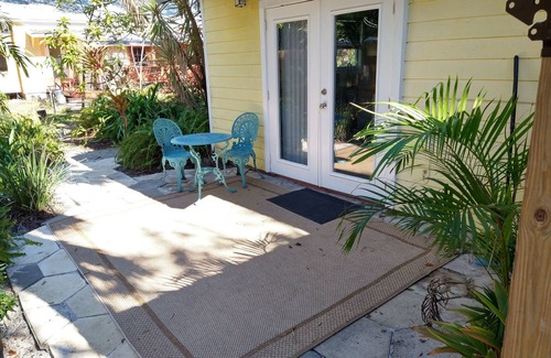 Old Southeast Cottage | Private Studio Just two block to Lassing park waterfront