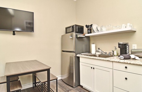 Winter Garden Apartment | Private Studio on the Bike Trail