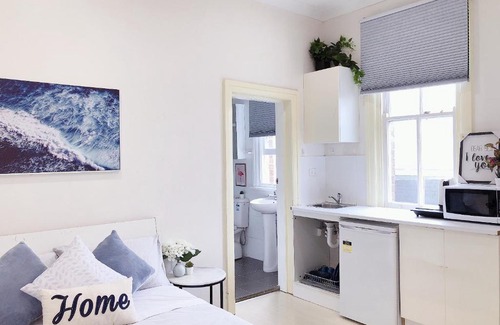 Kingsford Apartment | Private Studio-room In Kingsford with Kitchenette and Private Bathroom Near UNSW, Randwick 4 - ROOM ONLY