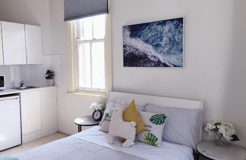 Kingsford Apartment | Private Studio-room In Kingsford with Kitchenette and Private Bathroom Near UNSW, Randwick