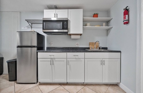 University Bed & Breakfast | PRIVATE STUDIO