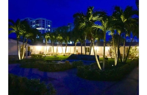 Pompano Beach Apartment | Private Suite # 9, few minutes walk to beach