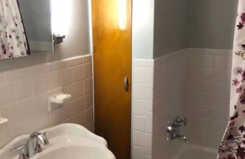 Shaker Heights House | Private suite in Shaker Heights near downtown