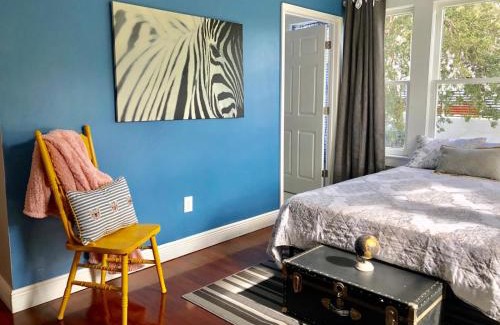 East Little Havana House | Private Suite Mins from MIA Free Parking