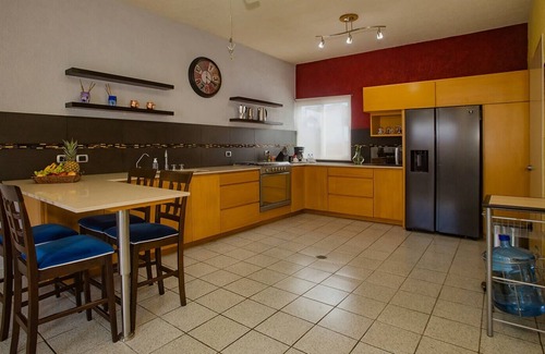 Colonia Andres House | Private Tuscan style vila and guest house 3 minutes walk to waterfront