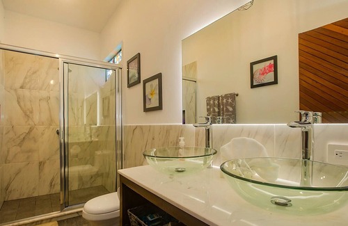 Colonia Andres House | Private Tuscan style vila and guest house 3 minutes walk to waterfront