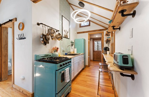 Rowland Cabin | Private Tiny Cabin in the Poconos