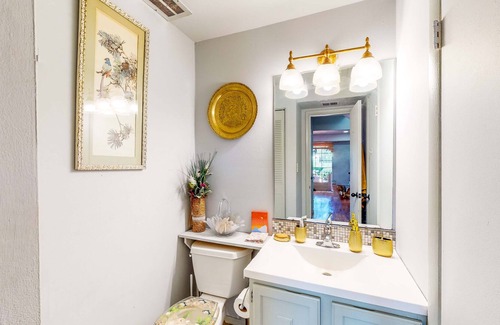 Montgomery Village House | Private Townhome - Prime Location - Lake Views