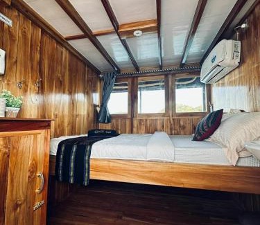 Labuan Bajo Boat Rental | Private Trip Best Komodo Tour