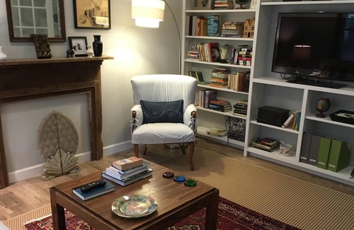 Columbia House | PRIVATE TWIN BED ROOM WITH DEDICATED BATH IN STUNNING PRIVATE HOME NEAR MU