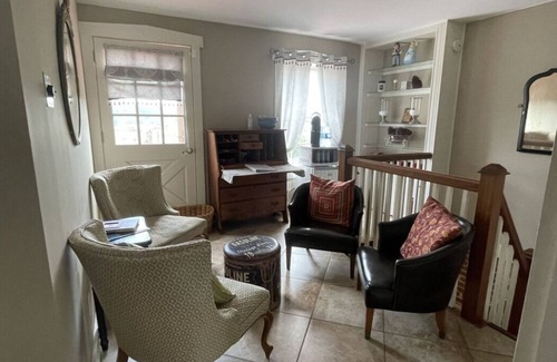 Hermann Bed & Breakfast | Private Two Bedroom - Full bath suite