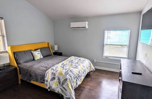 North Charleston House | Private Unit In Charleston's Black House