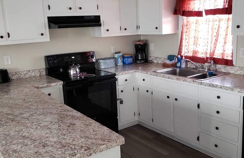 Downtown Myrtle Beach Cottage | Private Upscale Condo in Myrtle w/Ocean View Across from Boardwalk w/Huge Deck