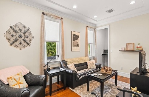 Fort Pierce House | PRIVATE DETACHED GUEST HOUSE 2 MINUTE WALK TO BEACH, SURROUNDED BY NATURE.