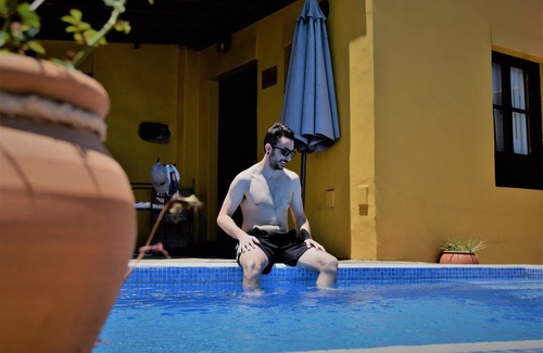 El Rosario Cottage | Private Villa for Adults with swimming pool and BBQ
