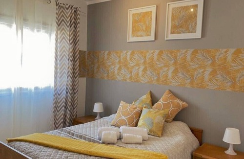 Ferrel House | ★Private Villa 4 BR w/ Patio(3 mins to beach+Surf)