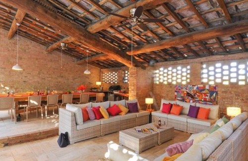 Monteroni d'Arbia Villa | Private Villa with private pool, WIFI, A/C, hot tub, TV, patio, panoramic view, close to Siena